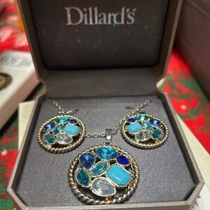 R17 Dillard’s Boxed Necklace & Earrings Set Blue Aqua Crystal Medallion